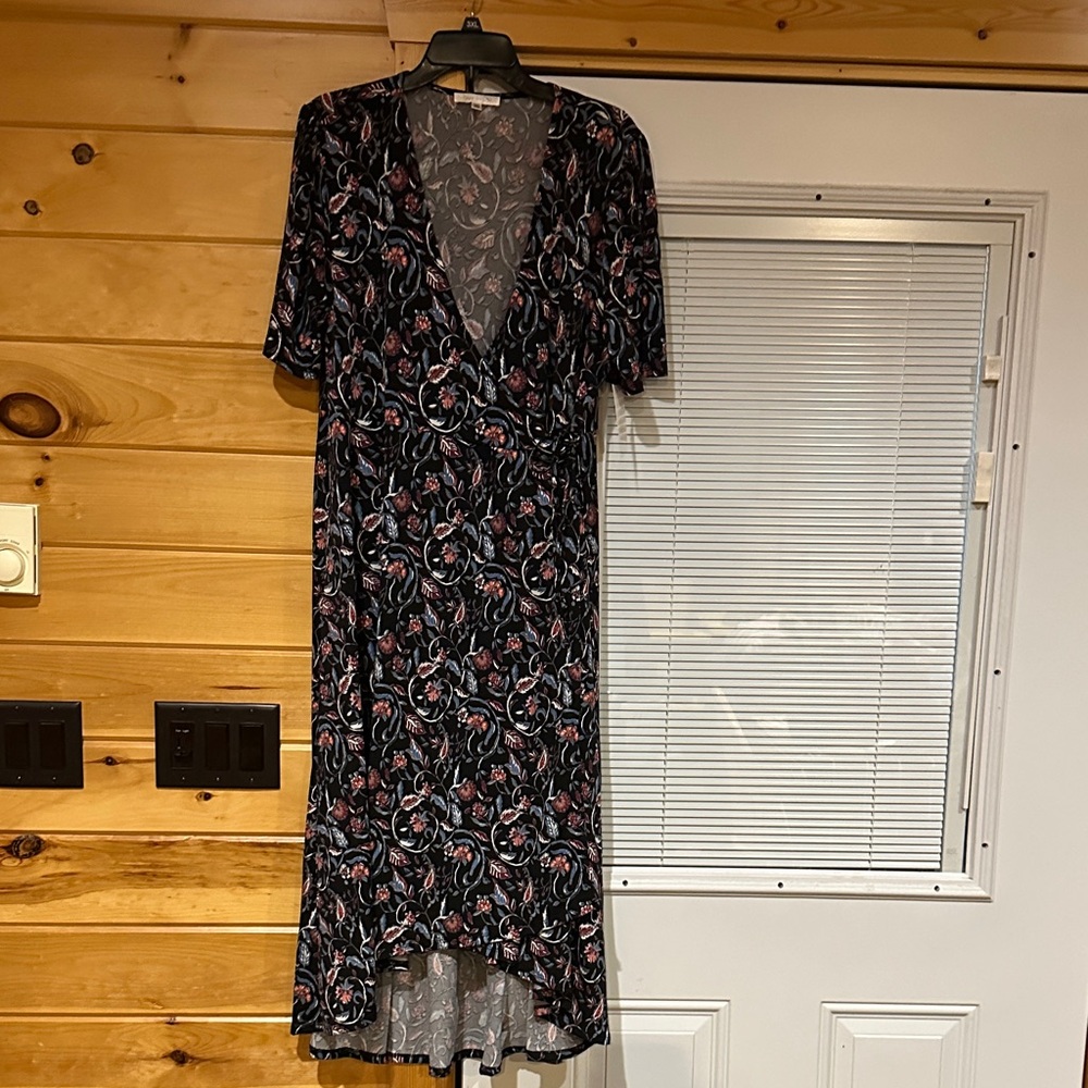 Chic Black Floral Midi Dress